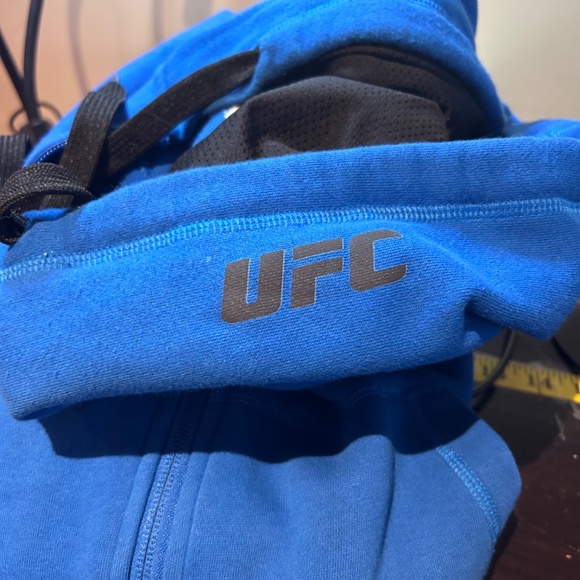 UFC men’s zippered hoodie Royal blue size large- x-large tall - Picture 8 of 10
